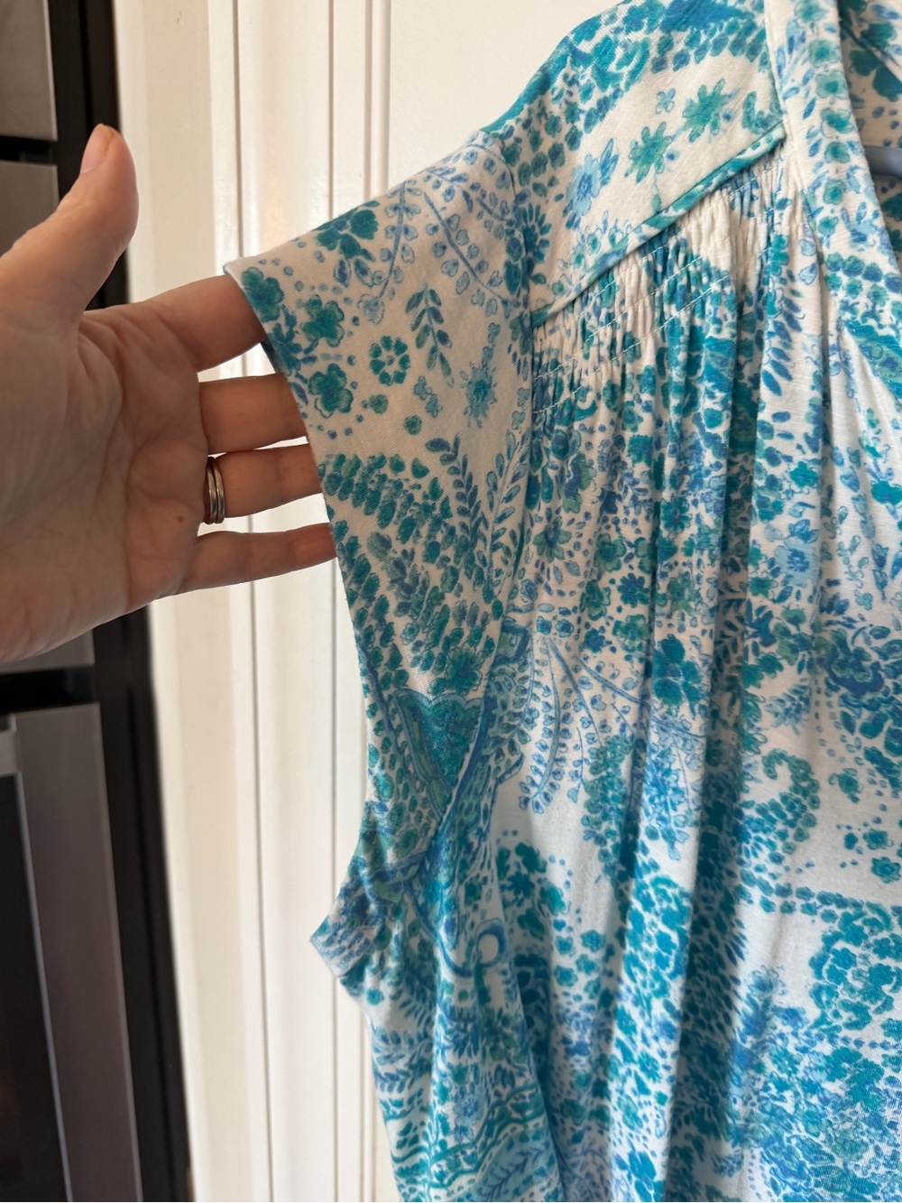 Daniel Rainn Teal and White Paisley V-Neck Top, 3X - Picture 5 of 12